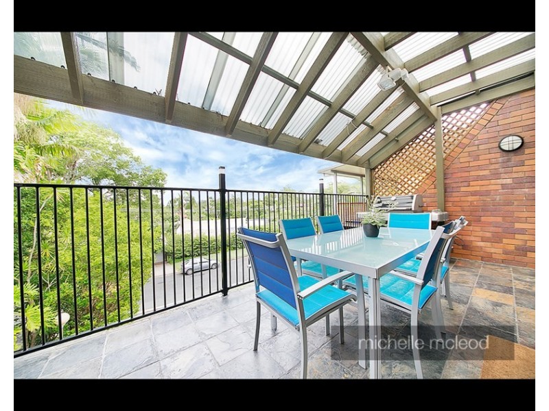 23 Alenola Street, Chapel Hill QLD 4069