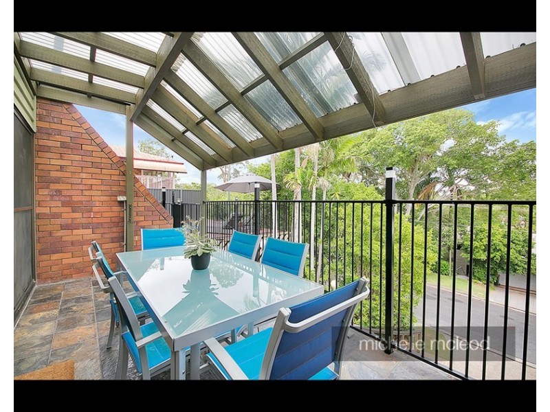 23 Alenola Street, Chapel Hill QLD 4069