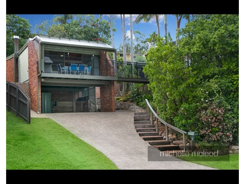 23 Alenola Street, Chapel Hill QLD 4069