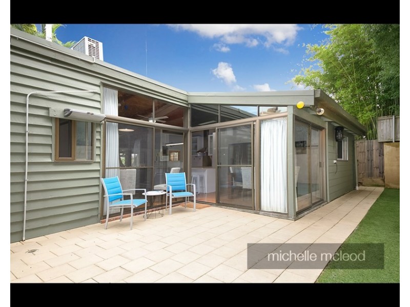 23 Alenola Street, Chapel Hill QLD 4069