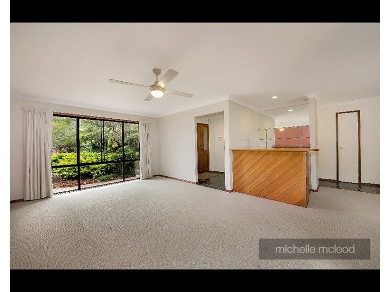 35 Farnworth Street, Chapel Hill QLD 4069