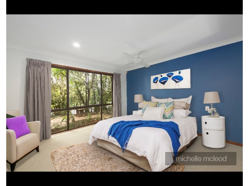 35 Farnworth Street, Chapel Hill QLD 4069