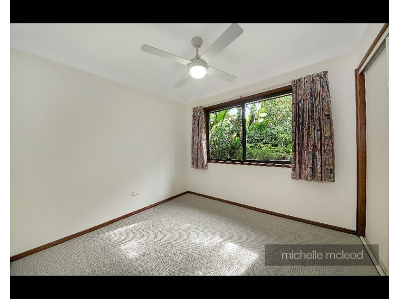 35 Farnworth Street, Chapel Hill QLD 4069