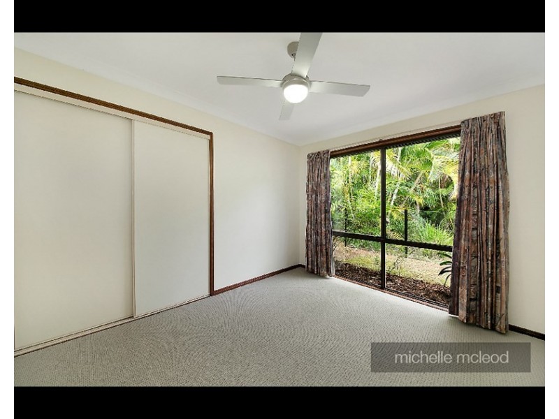 35 Farnworth Street, Chapel Hill QLD 4069