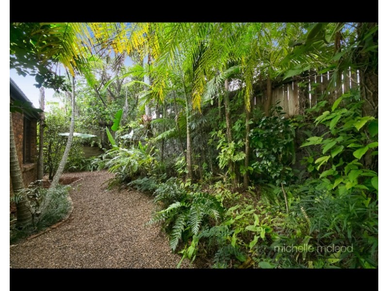 35 Farnworth Street, Chapel Hill QLD 4069