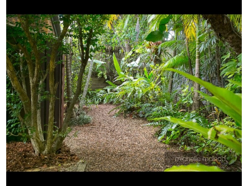 35 Farnworth Street, Chapel Hill QLD 4069