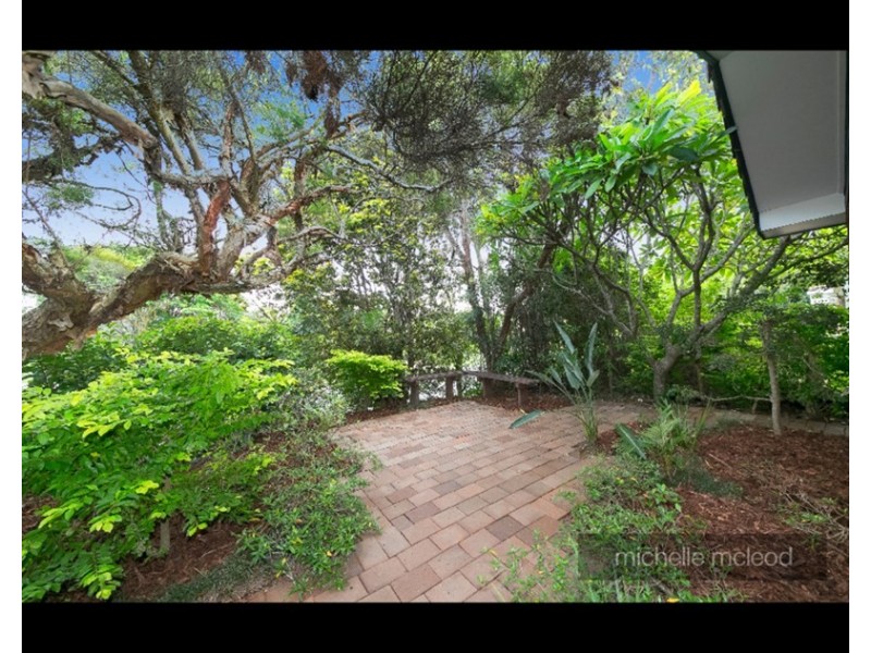 35 Farnworth Street, Chapel Hill QLD 4069