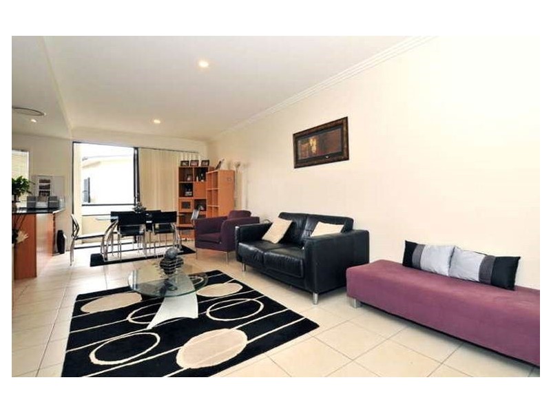 2/34 Foxton Street, Indooroopilly QLD 4068