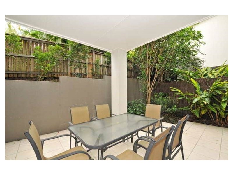 2/34 Foxton Street, Indooroopilly QLD 4068