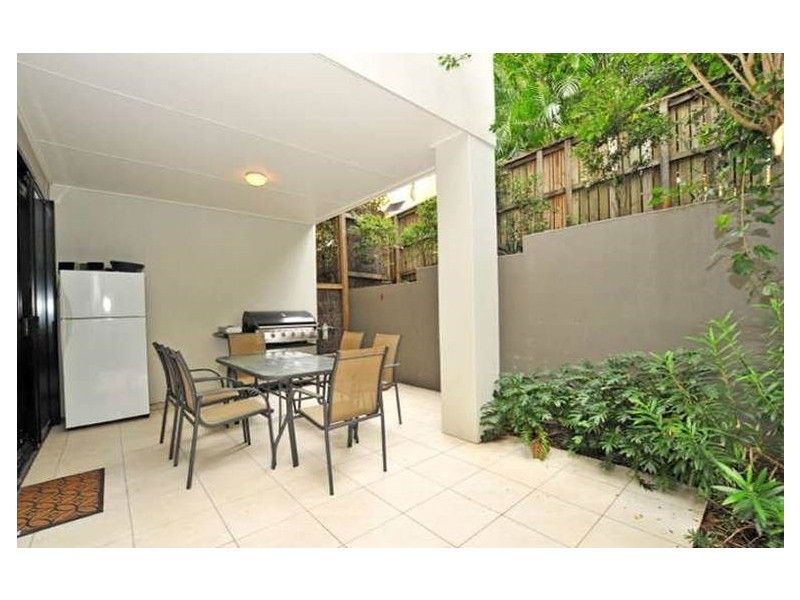 2/34 Foxton Street, Indooroopilly QLD 4068