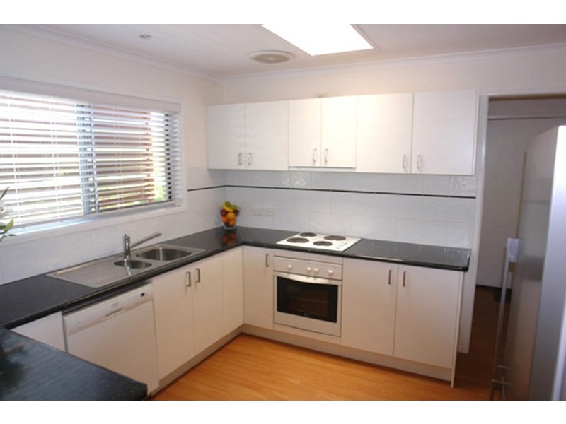 2 Halimah Street, Chapel Hill QLD 4069