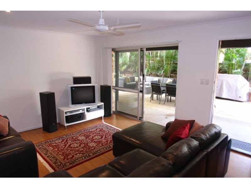 2 Halimah Street, Chapel Hill QLD 4069