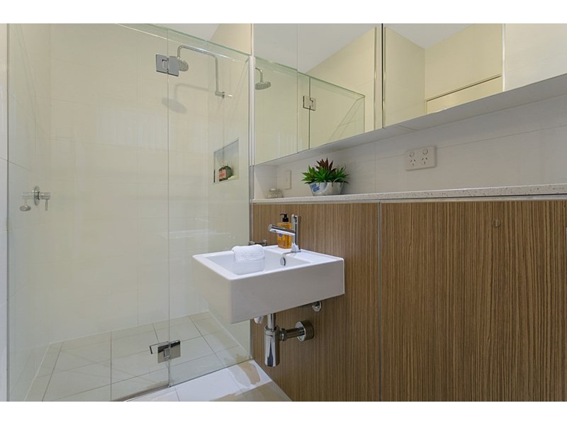 2/97 Sylvan Road, Toowong QLD 4066