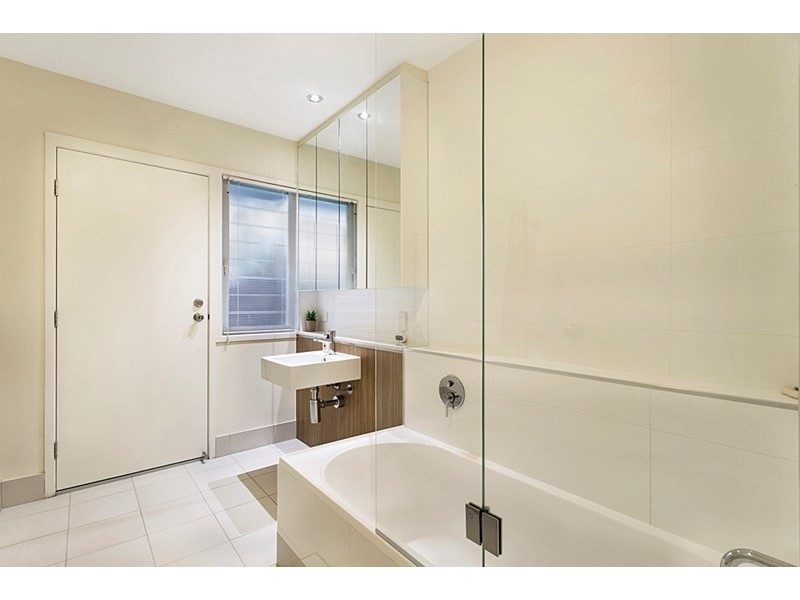 2/97 Sylvan Road, Toowong QLD 4066