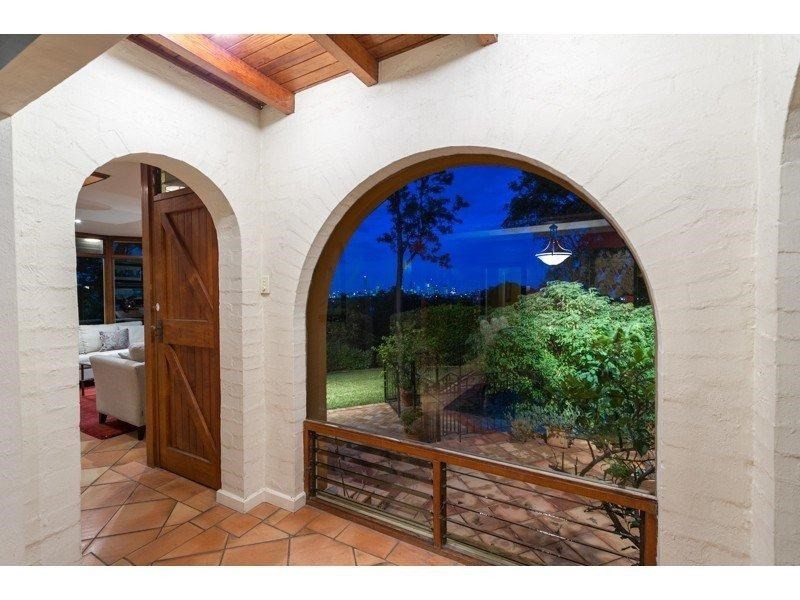340 Swann Road, St Lucia QLD 4067