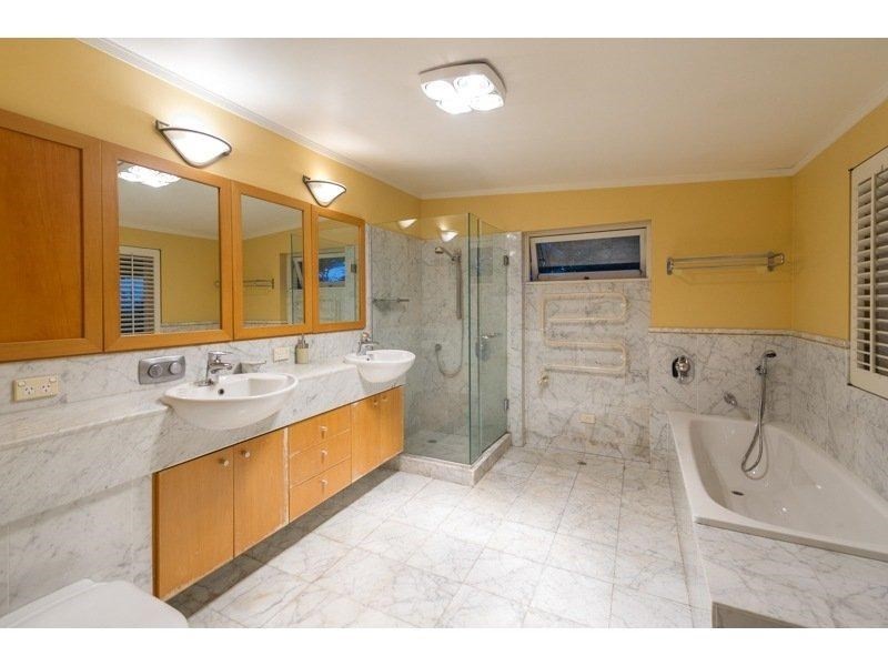 340 Swann Road, St Lucia QLD 4067