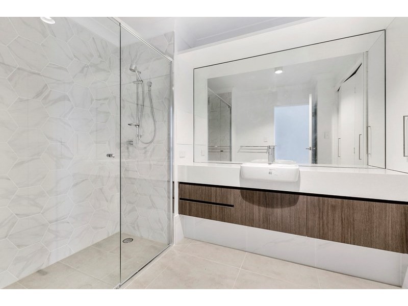 2 or 3/26 Archer Street, Toowong QLD 4066