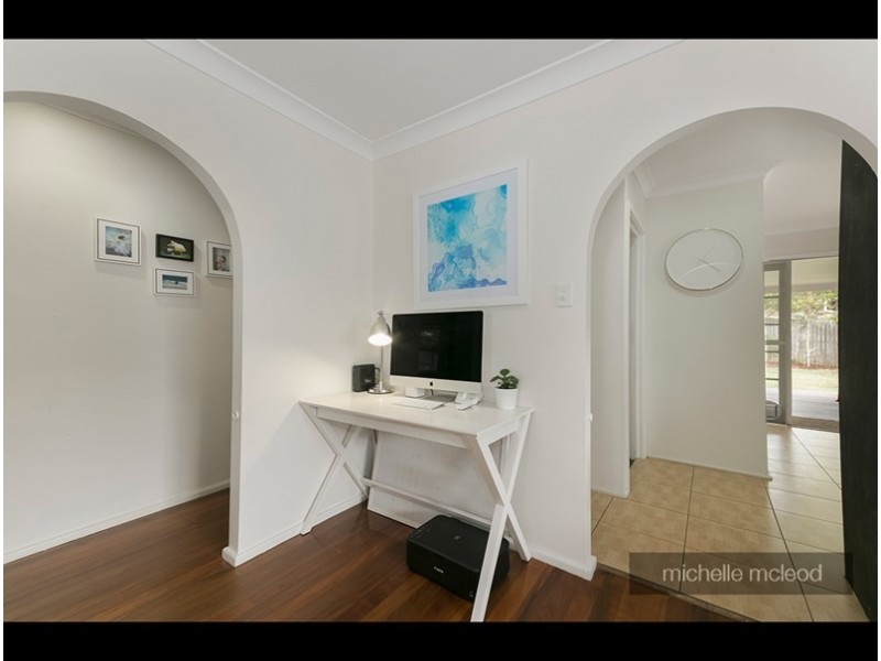 24 Noreen Street, Chapel Hill QLD 4069