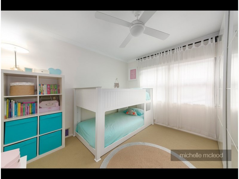 24 Noreen Street, Chapel Hill QLD 4069