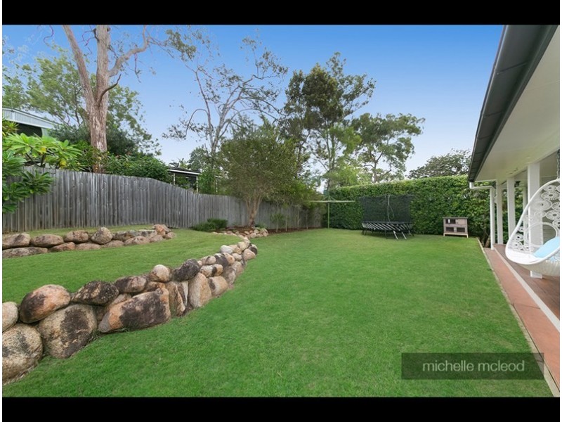 24 Noreen Street, Chapel Hill QLD 4069