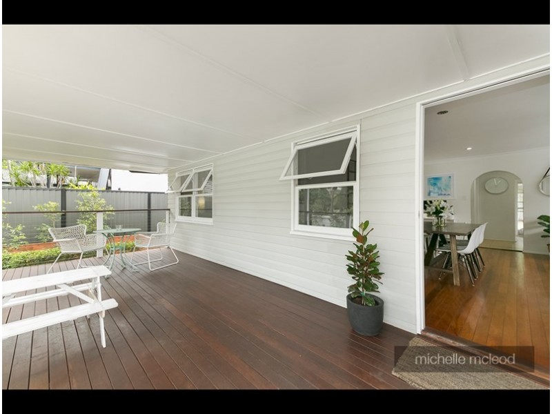 24 Noreen Street, Chapel Hill QLD 4069