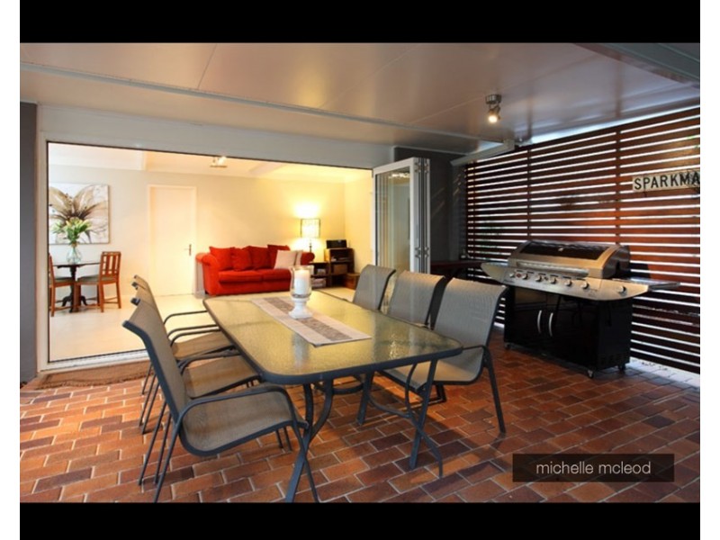 275 Chapel Hill Road, Chapel Hill QLD 4069