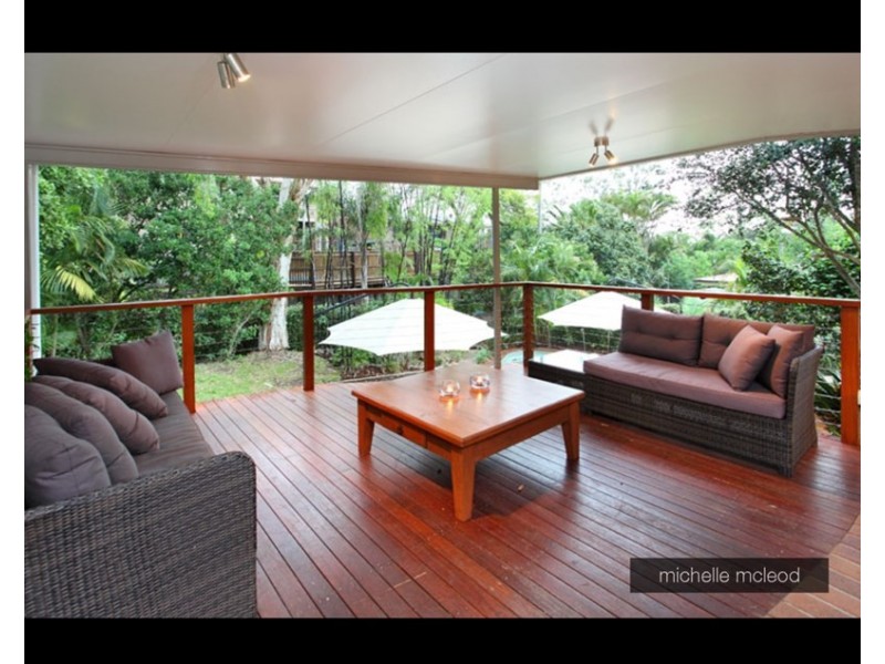 275 Chapel Hill Road, Chapel Hill QLD 4069