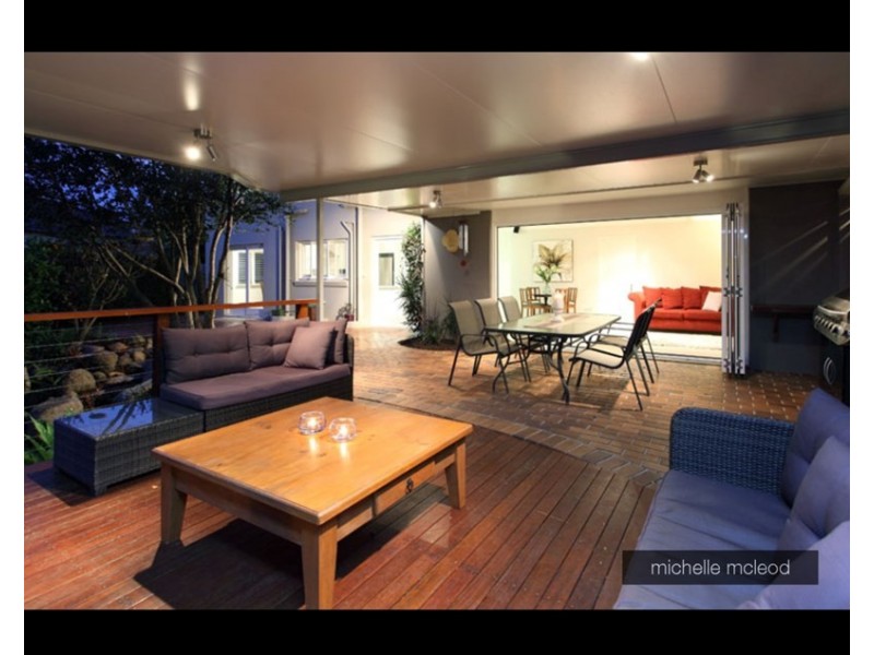 275 Chapel Hill Road, Chapel Hill QLD 4069