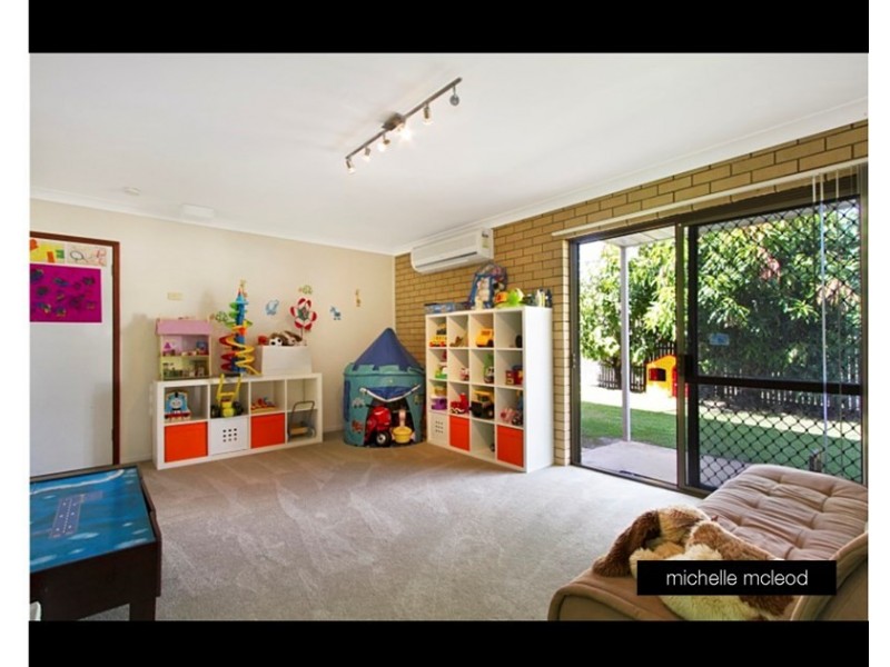 21 Mondra Street, Kenmore QLD 4069