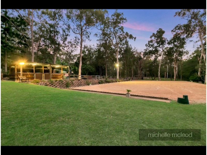 72 Sugars Road, Bellbowrie QLD 4070