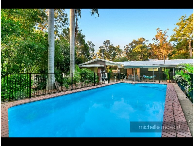 72 Sugars Road, Bellbowrie QLD 4070