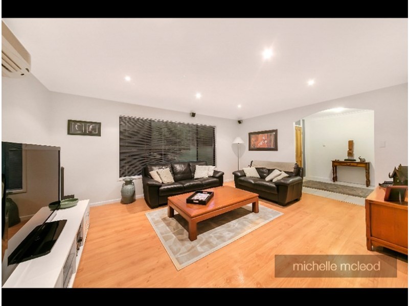 72 Sugars Road, Bellbowrie QLD 4070