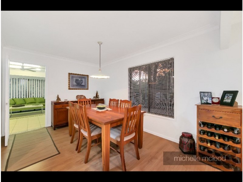 72 Sugars Road, Bellbowrie QLD 4070