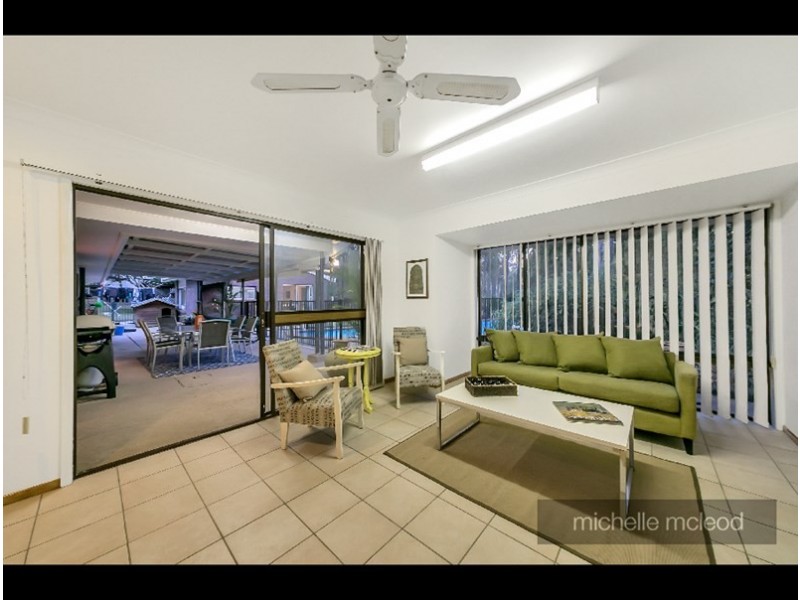72 Sugars Road, Bellbowrie QLD 4070