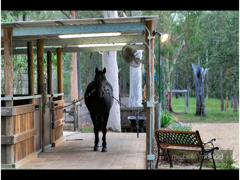 72 Sugars Road, Bellbowrie QLD 4070