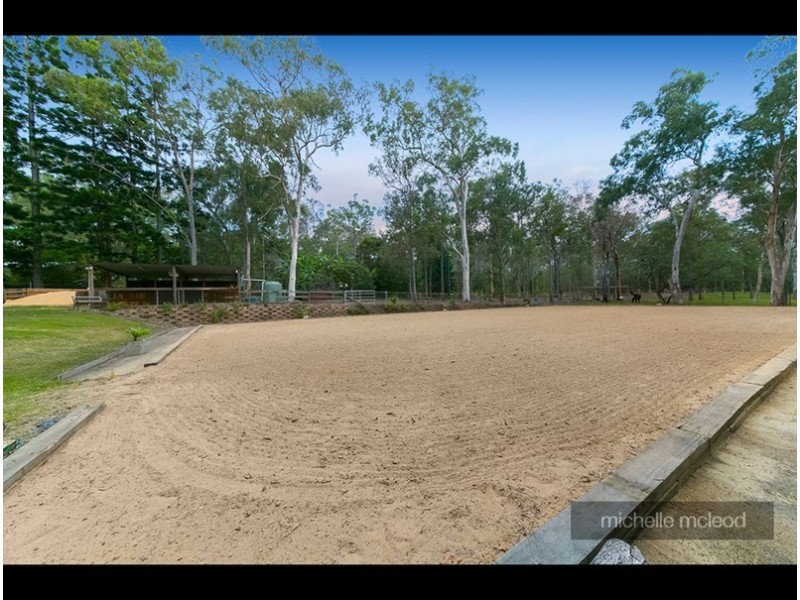 72 Sugars Road, Bellbowrie QLD 4070