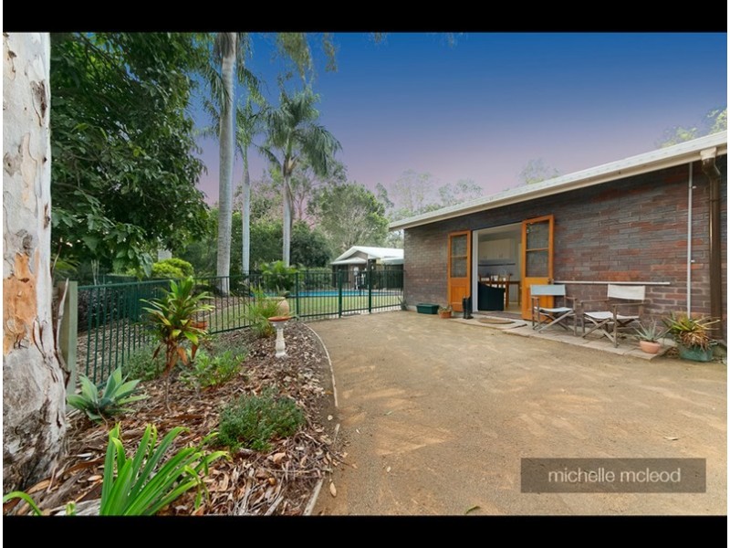 72 Sugars Road, Bellbowrie QLD 4070