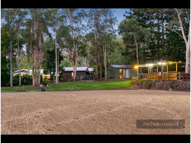 72 Sugars Road, Bellbowrie QLD 4070