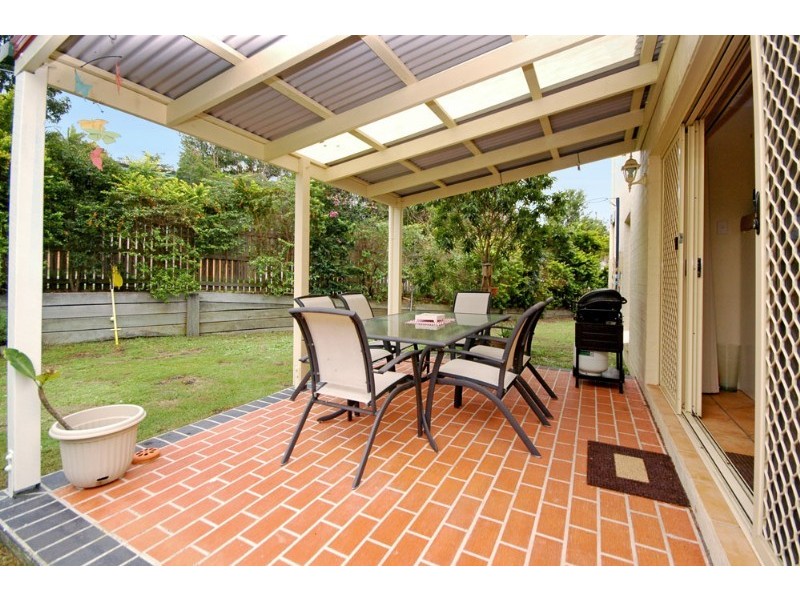 6 Rambler Street, Bardon QLD 4065