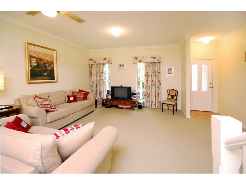 6 Rambler Street, Bardon QLD 4065