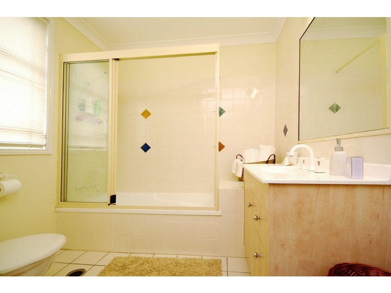 6 Rambler Street, Bardon QLD 4065