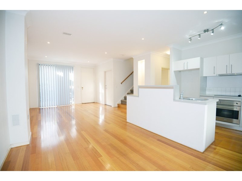 2/8 Campus Street, Indooroopilly QLD 4068