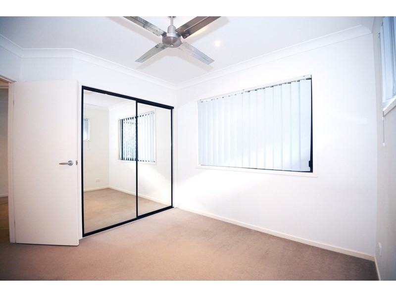 2/8 Campus Street, Indooroopilly QLD 4068