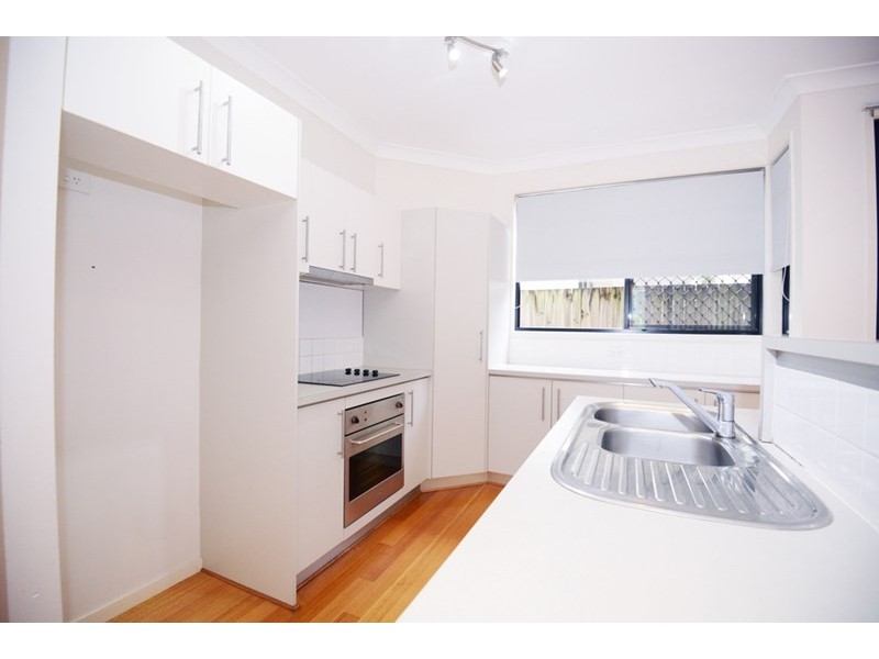 2/8 Campus Street, Indooroopilly QLD 4068