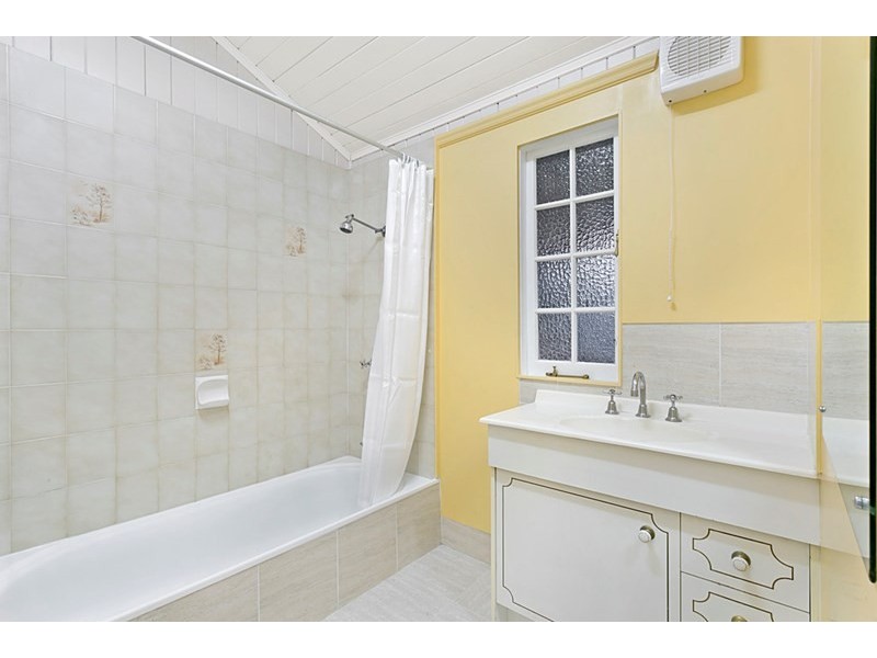 111 Payne Street, Indooroopilly QLD 4068