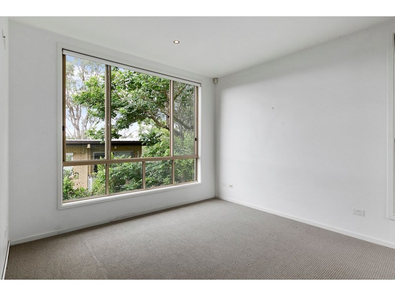 2/76 Durham Street, St Lucia QLD 4067