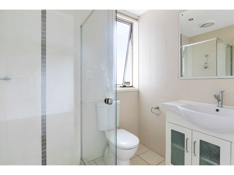 2/76 Durham Street, St Lucia QLD 4067