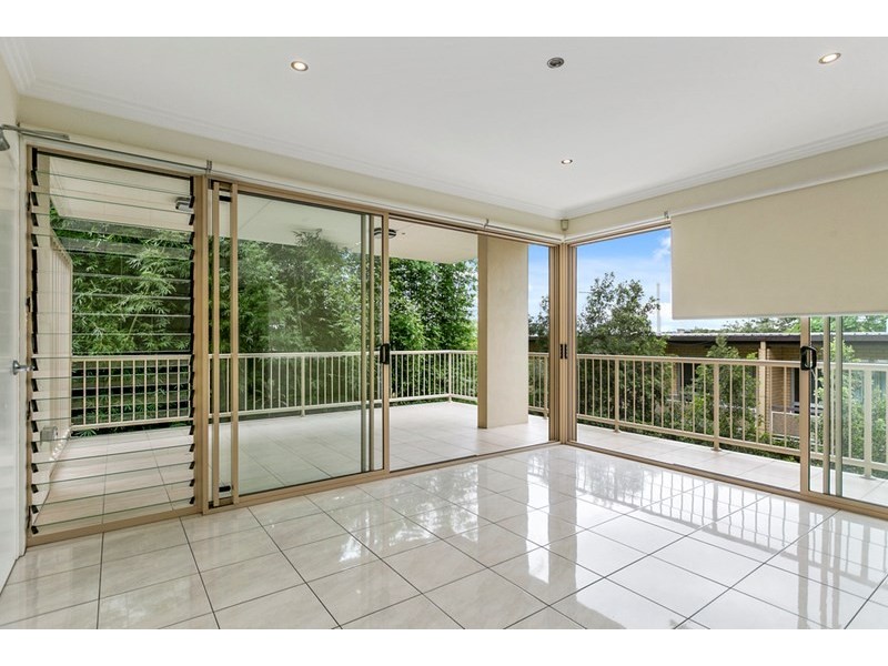 2/76 Durham Street, St Lucia QLD 4067