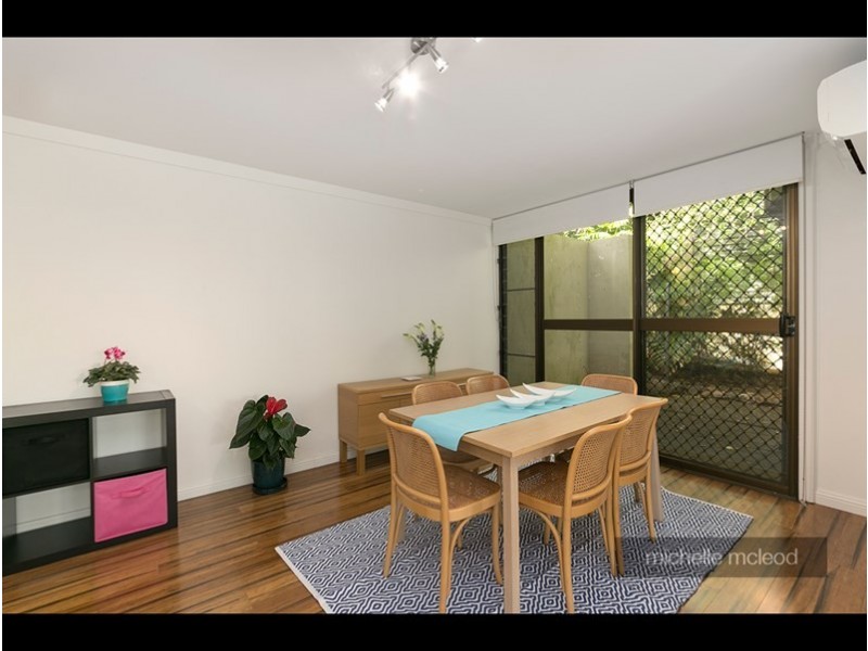 24 Rowena Street, Kenmore QLD 4069