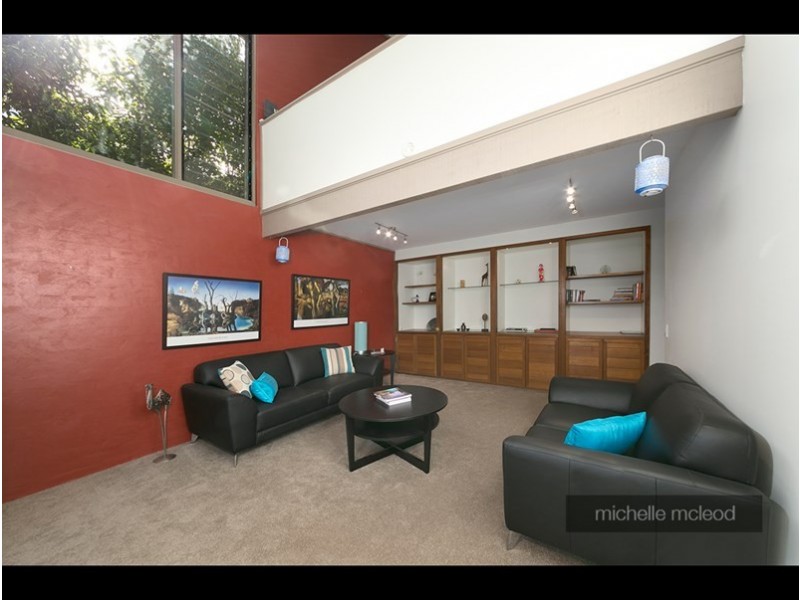 24 Rowena Street, Kenmore QLD 4069